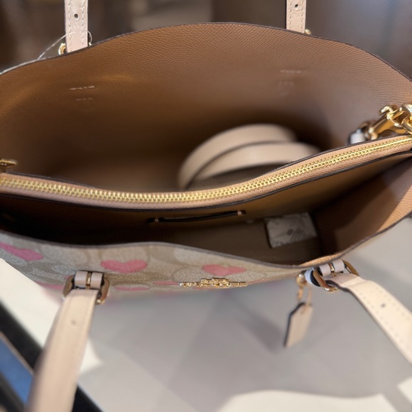 Coach Mollie Tote 25 In Signature Canvas With Heart Print CP057 - Picture 5 of 9